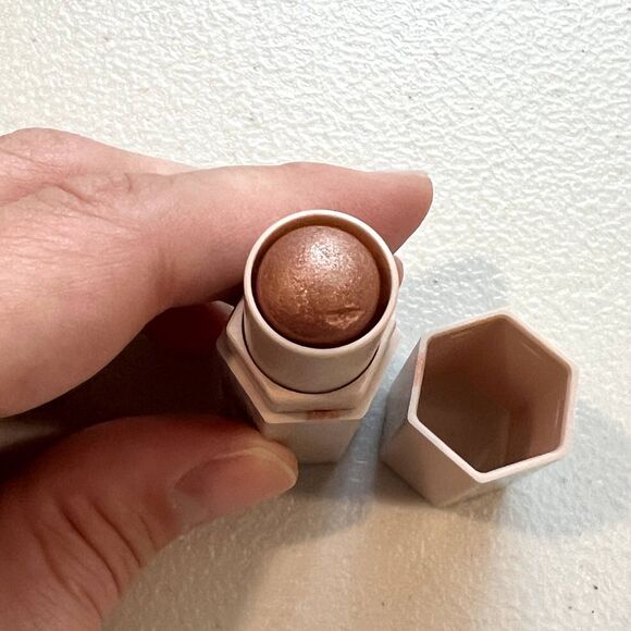 Fenty Beauty Mini Highlighter Stick Sinamon - Picture 2 of 4